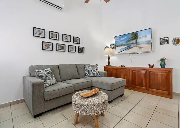 2-bd With Pool, Walk To Сasa de vacaciones Coco